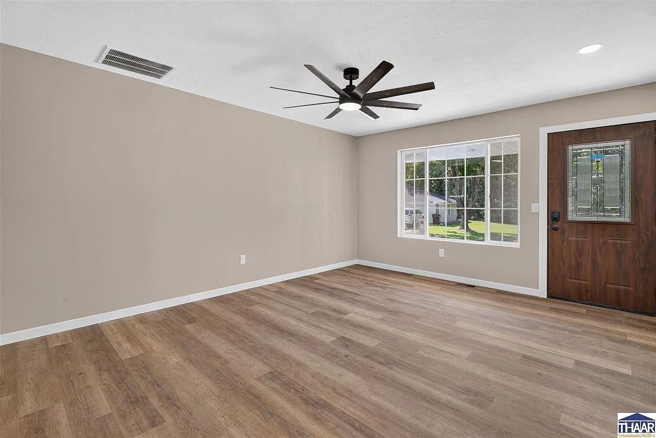 2 bed, 810 sqft, $2,100 — Photo 4