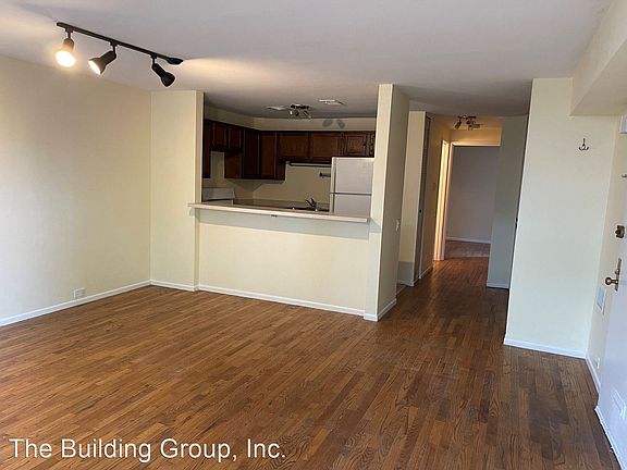 5th image of 2011 N Larrabee St #10223891