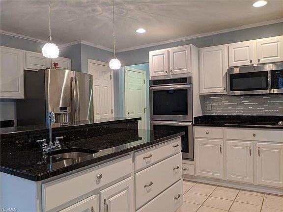 3rd image of 355 Knollwood Trl