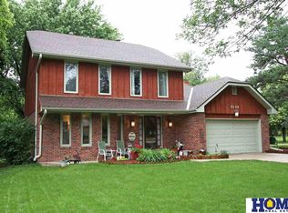 6124 Rosebud Dr, Lincoln, NE 68516