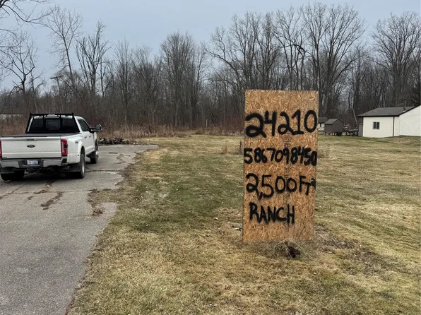 24210 24 Mile Rd, Macomb, MI 48042
