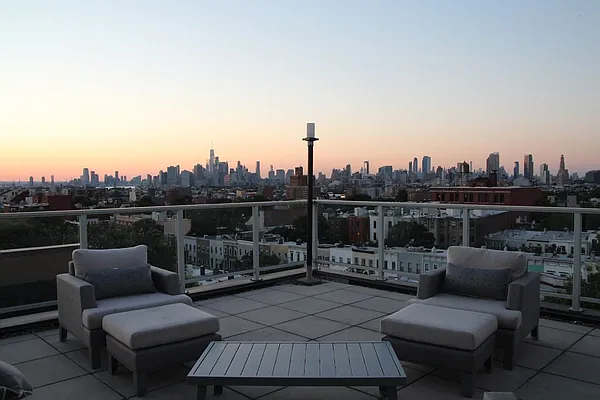 Sold by Compass | media 21