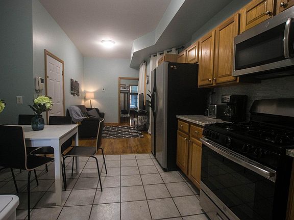 3rd image of 378-380 Market St #2L