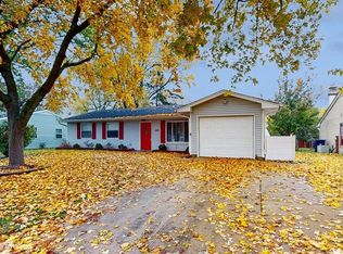 1116 Hecker Dr, Elgin, IL 60120