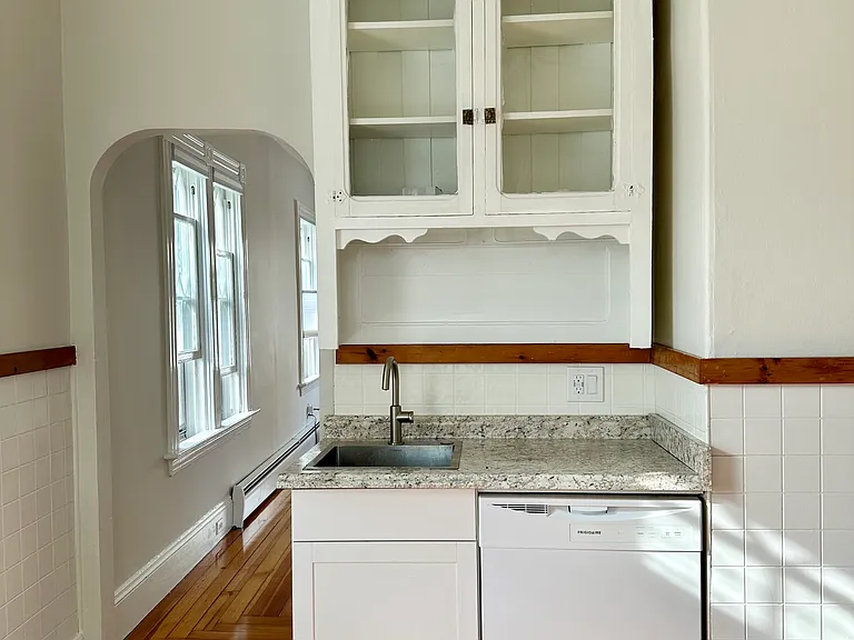 31 Weaver Ave — Photo 10