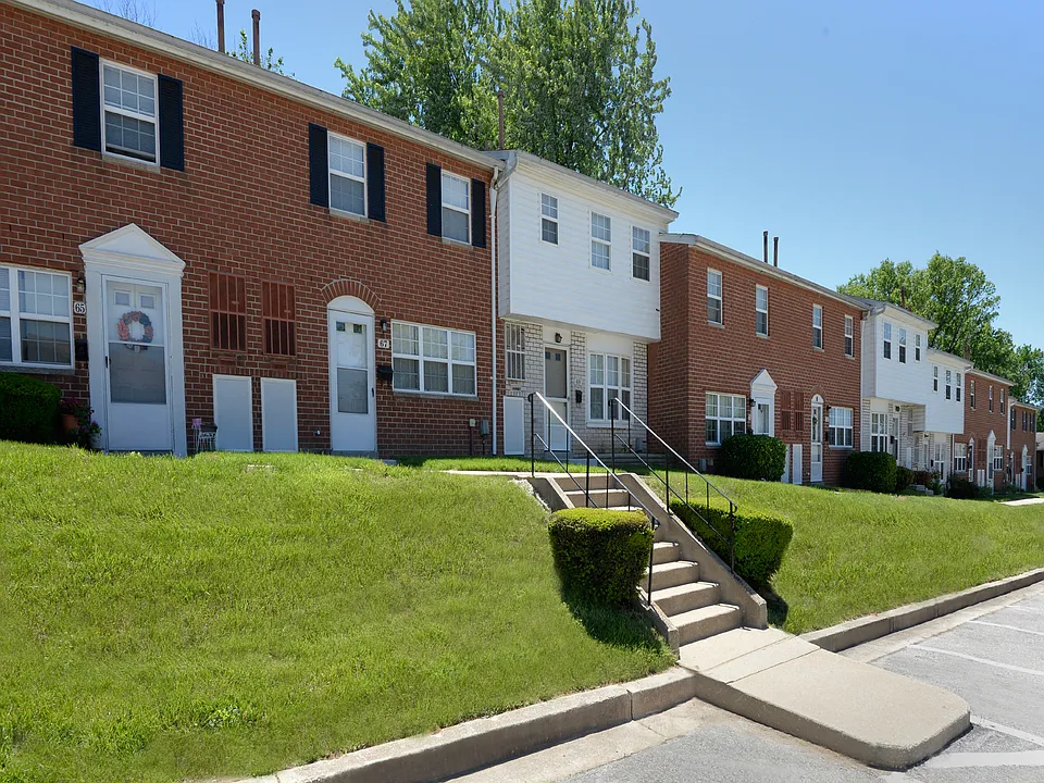 Colony Hill Apartments & Townhomes
