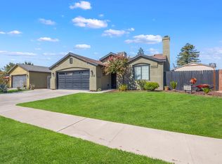1786 Cochran Ave, Tulare, CA 93274