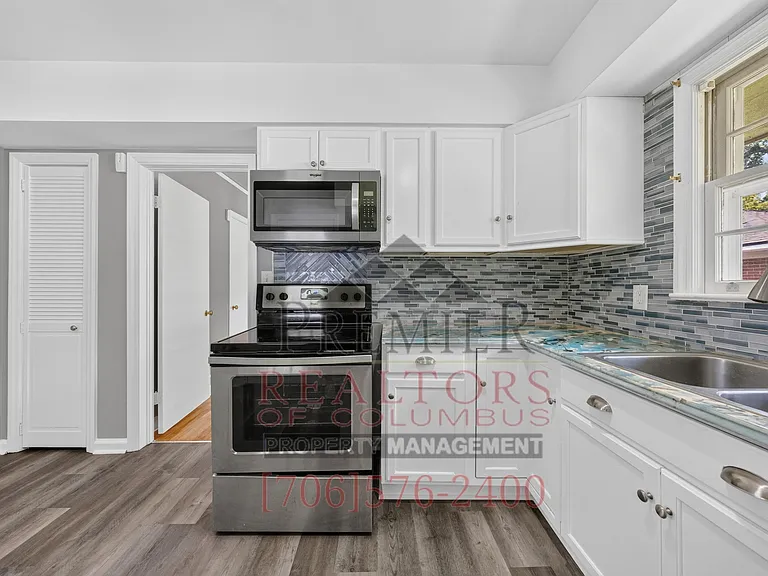 1819 Rosemary Ln — Photo 12