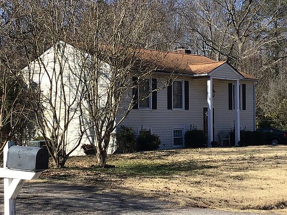3rd image of 16400 Chinook Dr