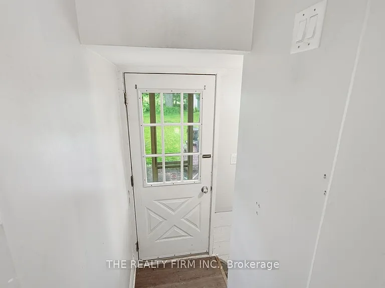 97 Springbank Dr — Photo 28