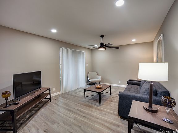 4th image of 2718 OLD FIELD DR #802