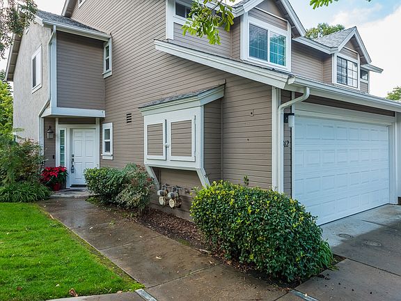 3rd image of 362 Windjammer Cir