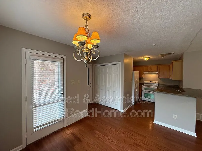 3 bed, 2.5 bath, 1546 sqft, $1,750 — Photo 3
