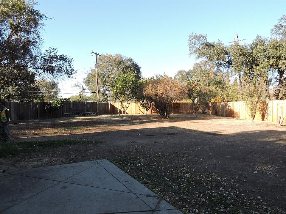 1st image of 243 Bay Dr