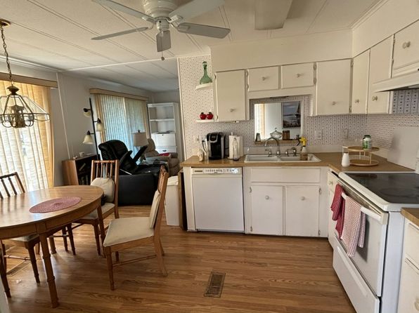 660 Brigantine Blvd #660, North Fort Myers, FL 33917