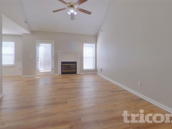 2nd image of 120 Allen Oaks Way