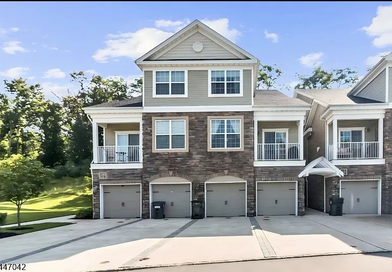 506 Waterview Ct #506 — Photo 2
