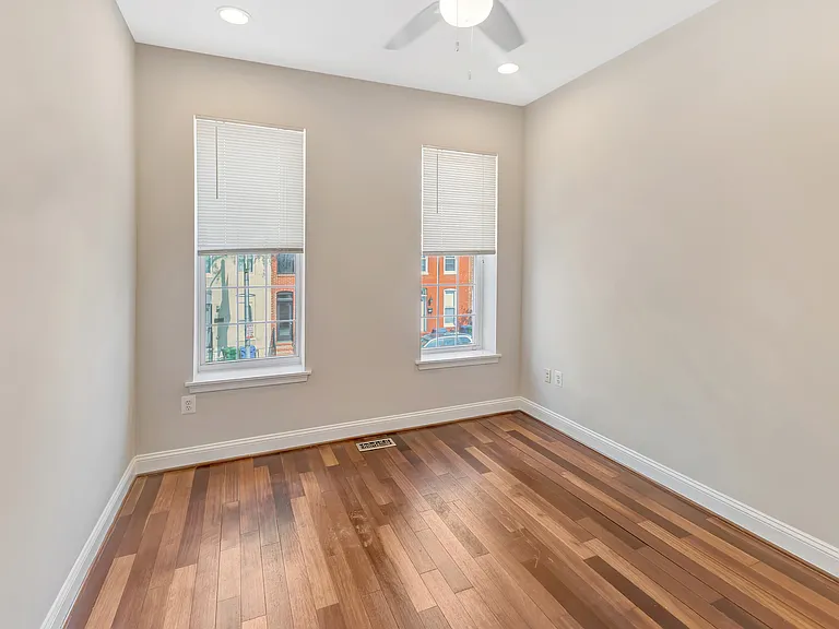 1129 Washington Blvd — Photo 8