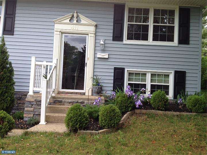 1st image of 411 Chesterfield Dr