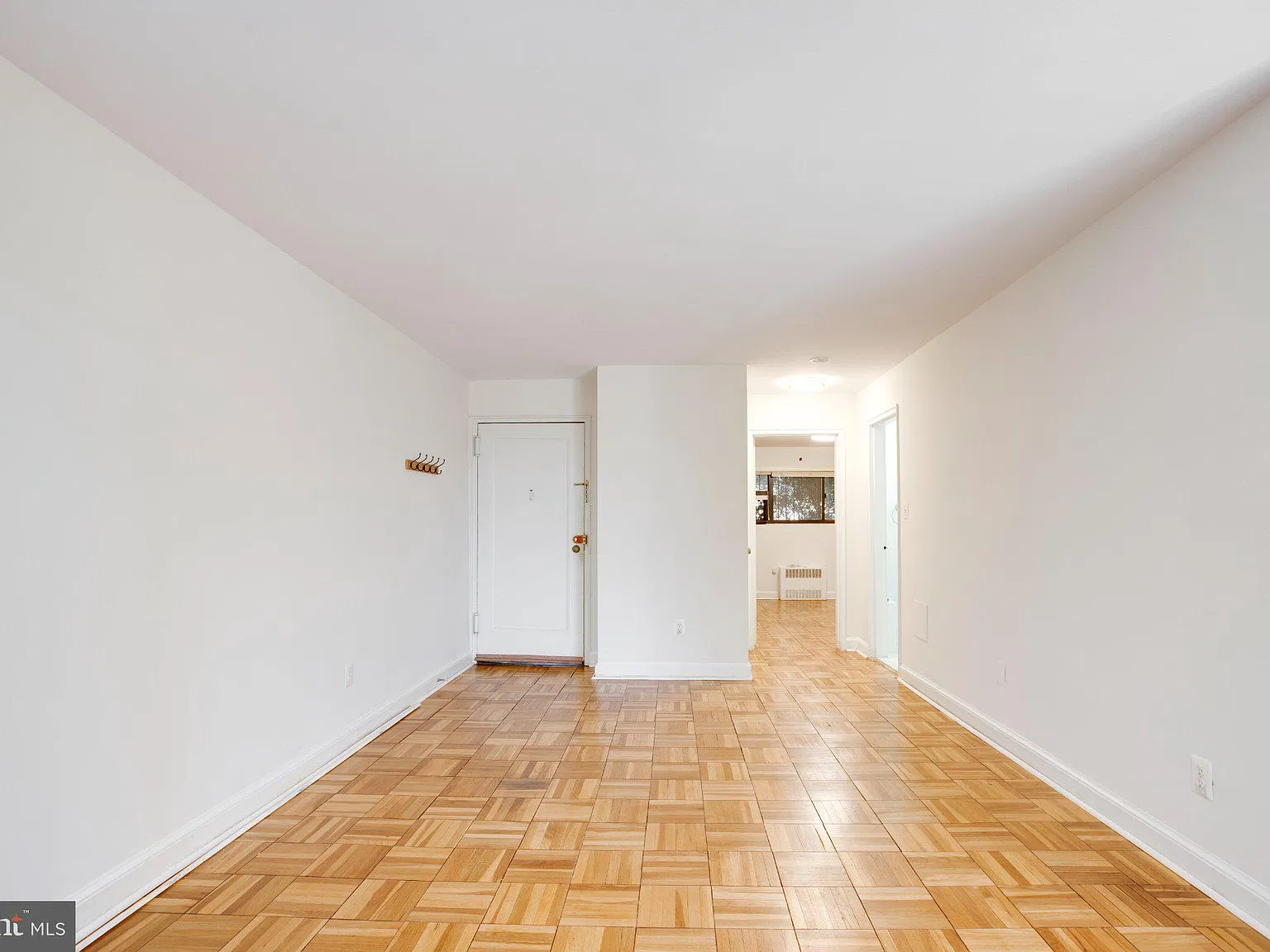 1 bed, 1.0 bath, 603 sqft, $1,995 — Photo 2