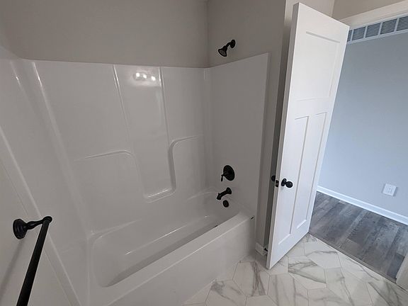 5th image of 205 Matson Ct
