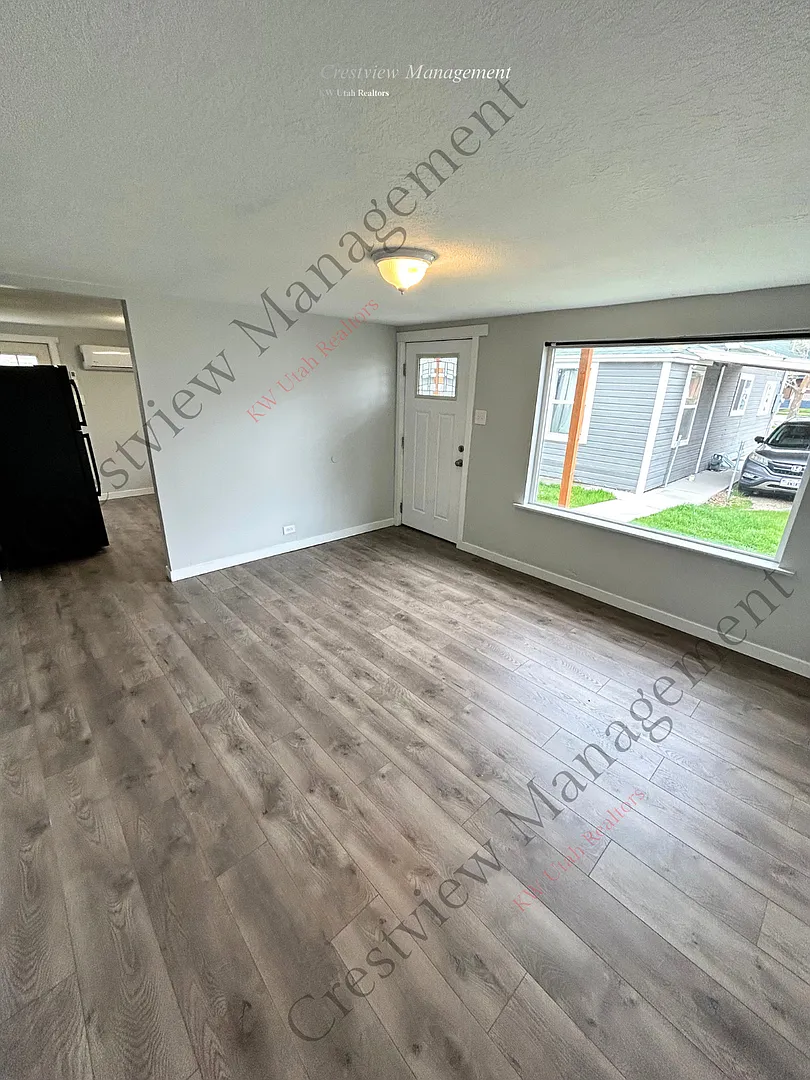 Monroe Blvd Duplex — Photo 2