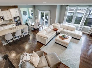 1375 NW Parkway Dr, Saint Paul, MN 55117