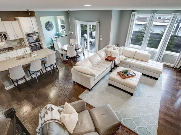 1375 NW Parkway Dr, Saint Paul, MN 55117