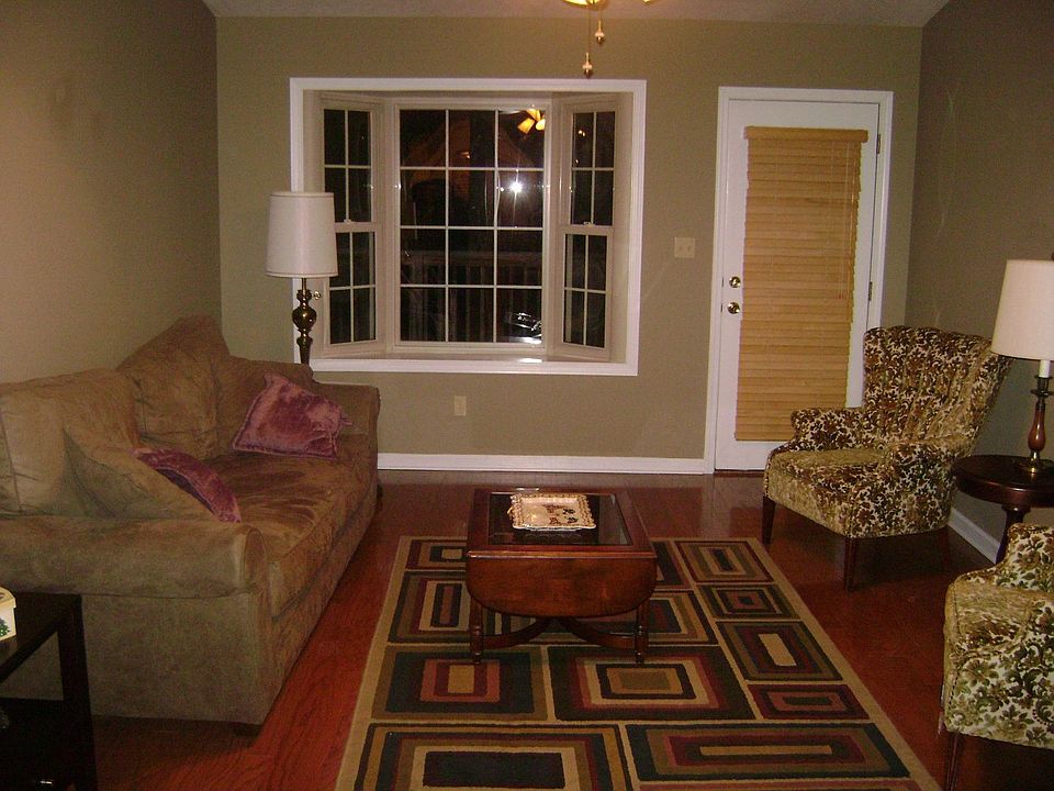 2nd image of 1831 Elmhust Way