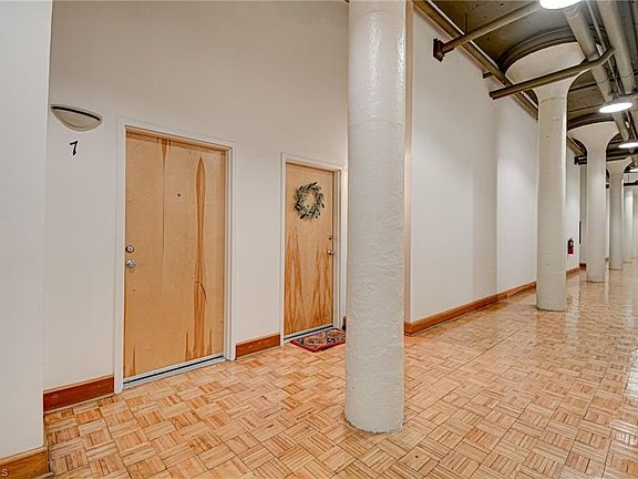 2nd image of 101 N Chestnut St APT 7