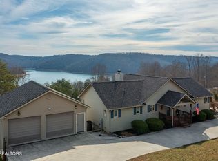 110 Little Deer Path Ln, La Follette, TN 37766