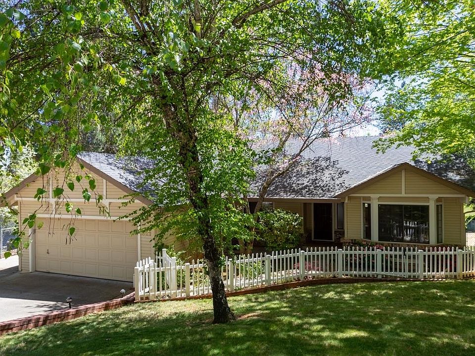 1st image of 15197 Carrie Dr