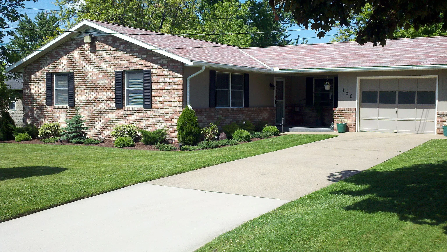 106 Martha Ave photo 1