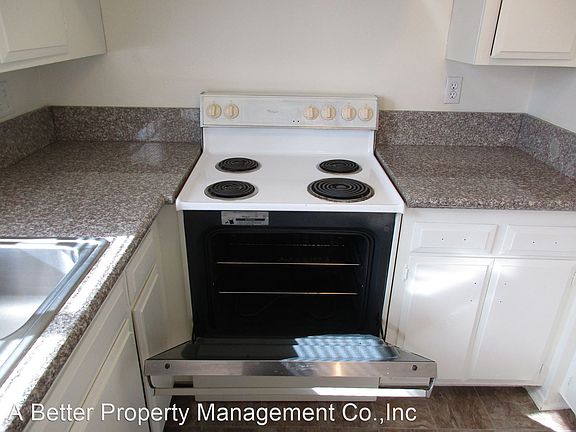 2nd image of 4118 Hathaway Ave APT 3