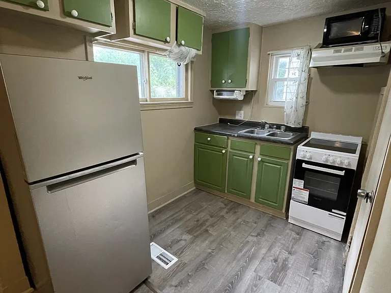 412 W Saginaw St #2 — Photo 3
