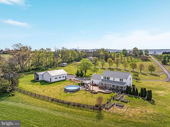 3rd image of 180 Holstein Ln