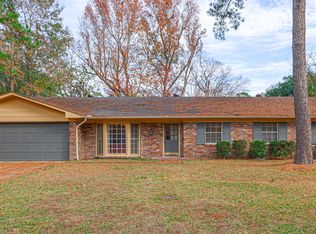 5226 Romany Dr, Jackson, MS 39211