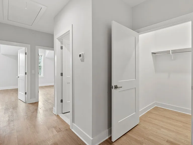 105 Brandon Ct — Photo 38