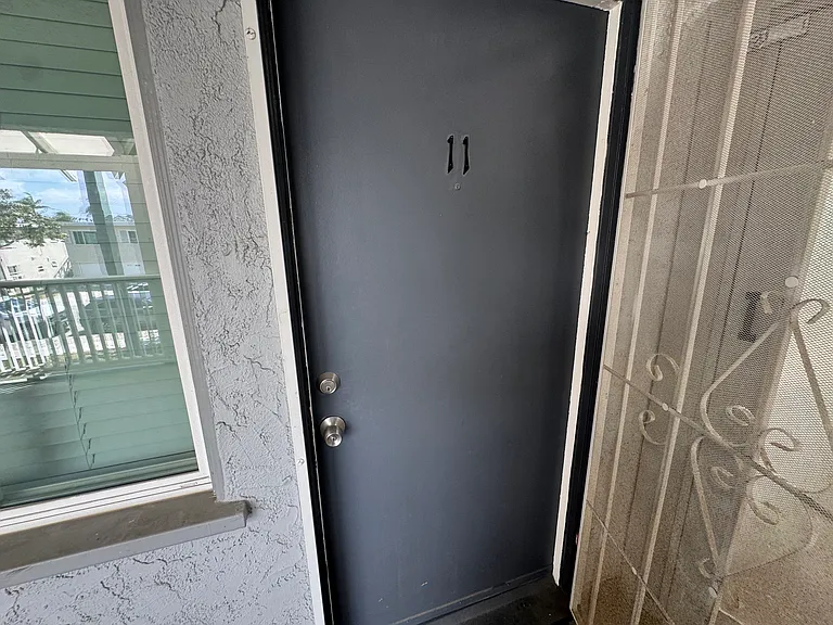 70 Glendora Ave #11 — Photo 4