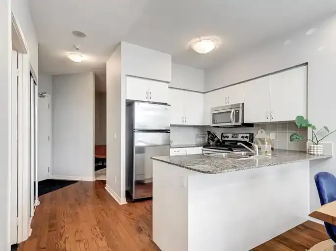 2230 Lake Shore Blvd W #204 — Photo 4