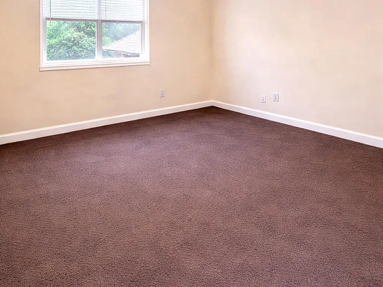 435 Moseley St — Photo 9