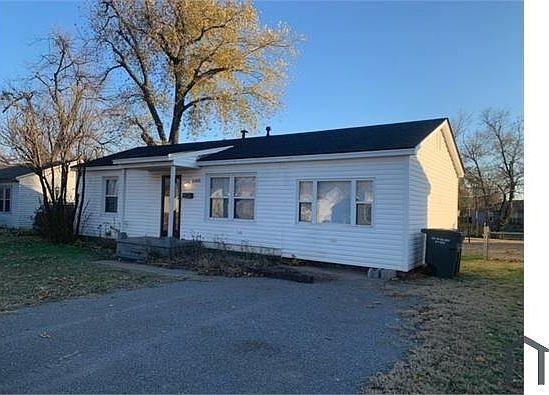 1st image of 3300 SE 21st St