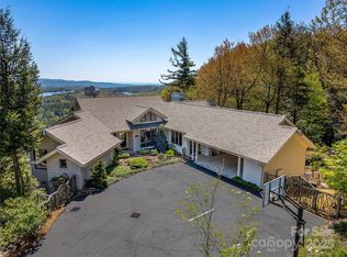 199 Mills Creek Point Rd, Lake Toxaway, NC 28747