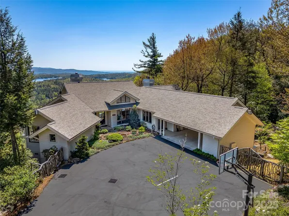 199 Mills Creek Point Rd, Lake Toxaway, NC 28747