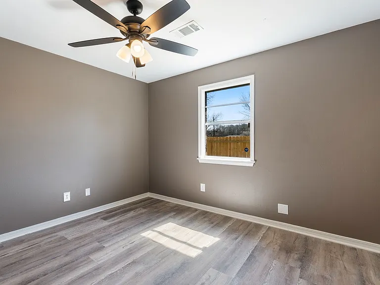 515 South Rd — Photo 9