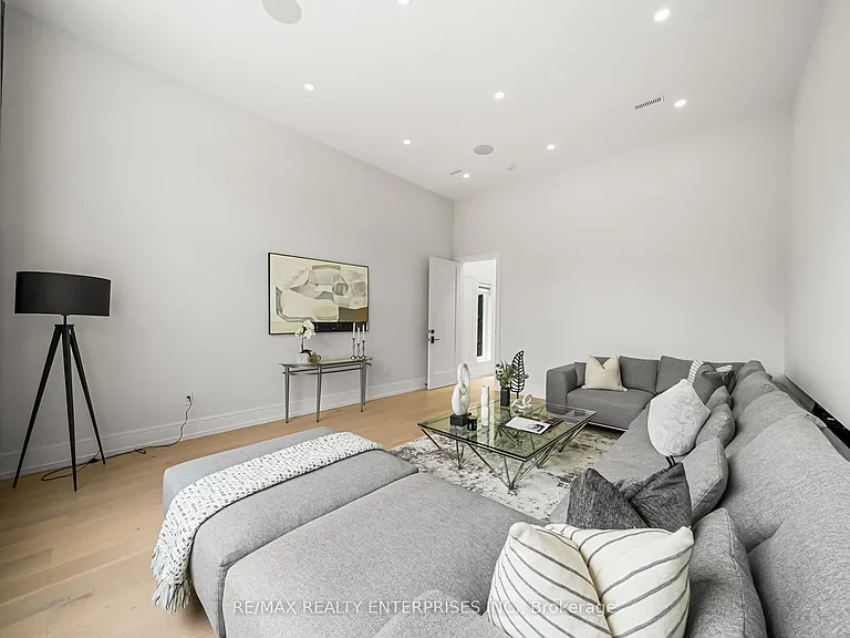 1362 Kenmuir Ave — Photo 18