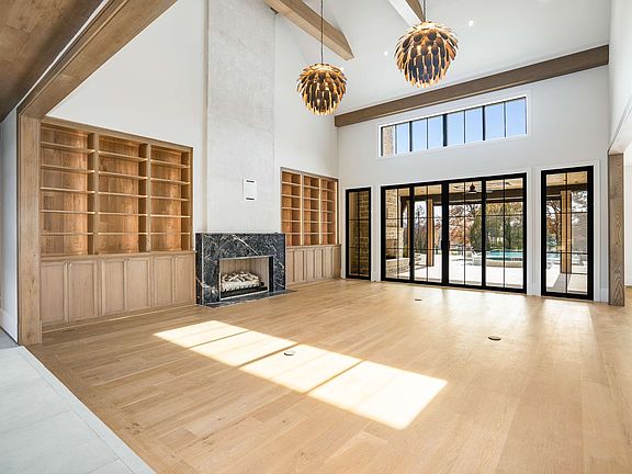 4th image of 225 Wilsonia Ave