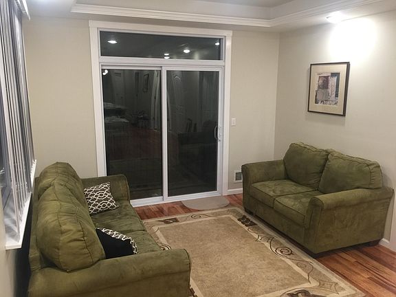 Living room / Balcony