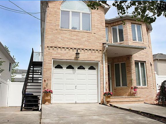 2nd image of 41 Fabian St #Ms3795