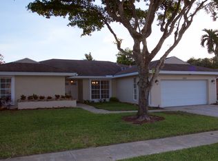 4850 Willow Dr, Boca Raton, FL 33487